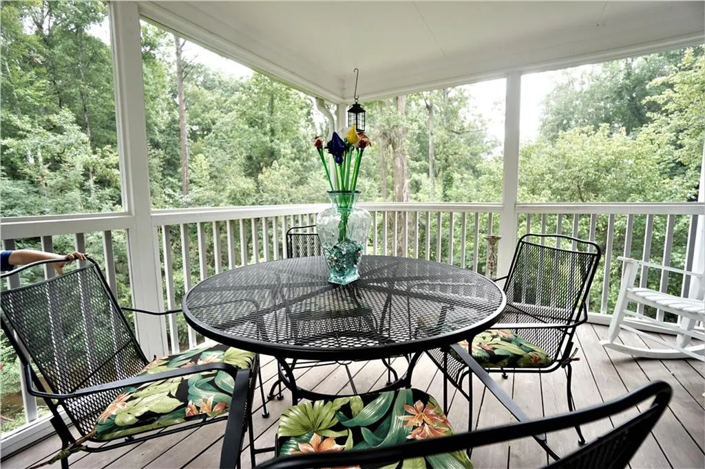 290 Mark Trail, Sandy Springs, Georgia 30328, 4 Bedrooms Bedrooms, ,2 BathroomsBathrooms,Residential,Sold,290 Mark Trail,6924585