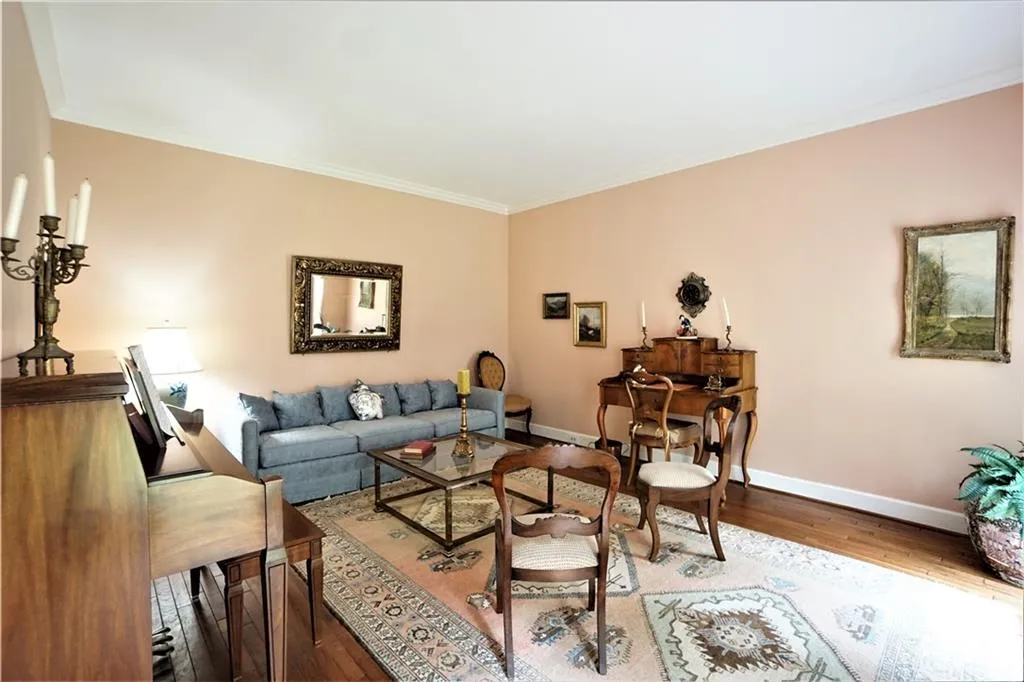 290 Mark Trail, Sandy Springs, Georgia 30328, 4 Bedrooms Bedrooms, ,2 BathroomsBathrooms,Residential,Sold,290 Mark Trail,6924585