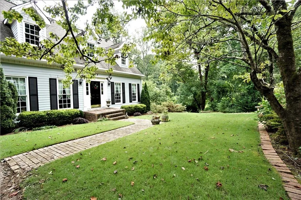 290 Mark Trail, Sandy Springs, Georgia 30328, 4 Bedrooms Bedrooms, ,2 BathroomsBathrooms,Residential,Sold,290 Mark Trail,6924585