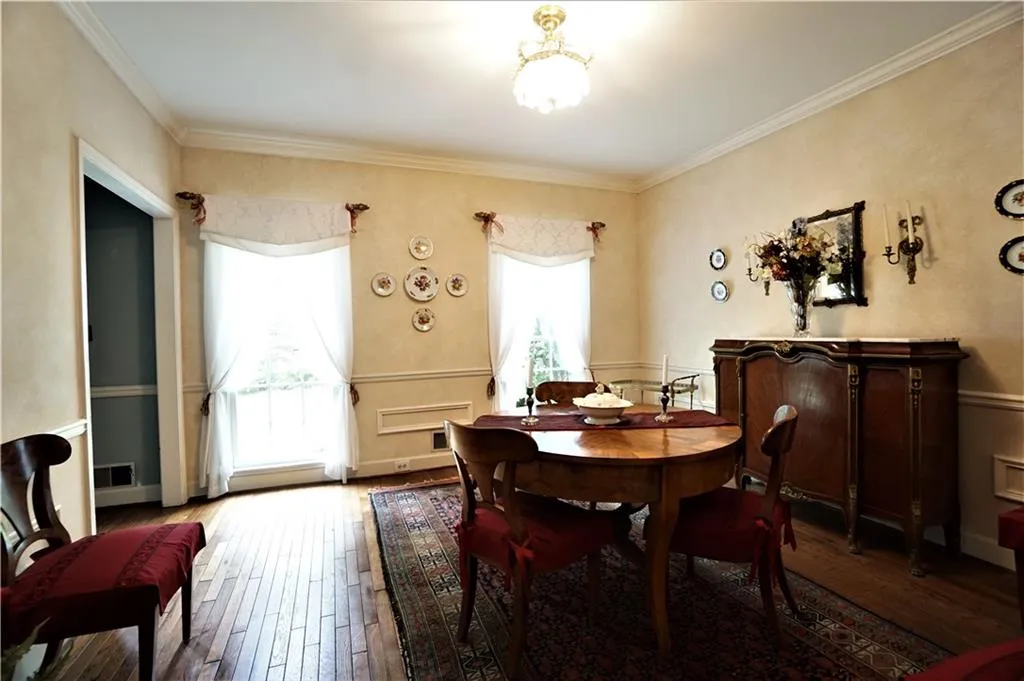 290 Mark Trail, Sandy Springs, Georgia 30328, 4 Bedrooms Bedrooms, ,2 BathroomsBathrooms,Residential,Sold,290 Mark Trail,6924585