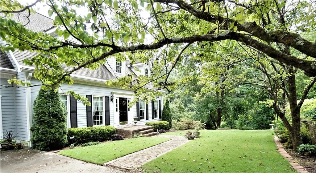 290 Mark Trail, Sandy Springs, Georgia 30328, 4 Bedrooms Bedrooms, ,2 BathroomsBathrooms,Residential,Sold,290 Mark Trail,6924585