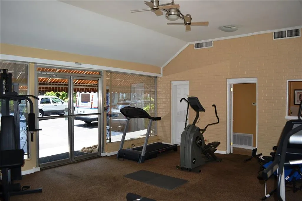 6520 Roswell Road Unit 62, Atlanta, Georgia 30328, 2 Bedrooms Bedrooms, ,1 BathroomBathrooms,Residential,Sold,6520 Roswell Road Unit 62,5629743