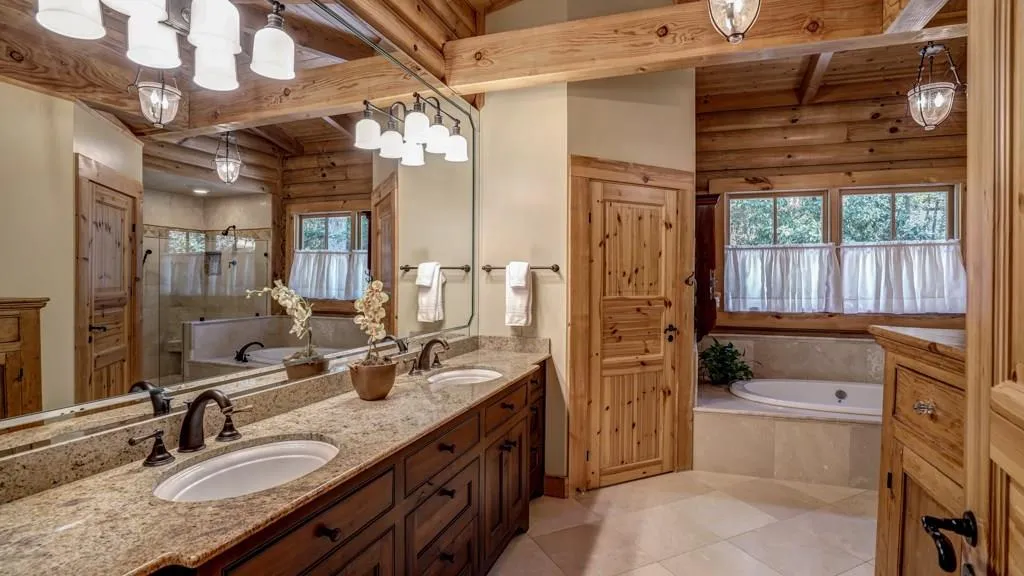 8900 Island Ferry Road, Sandy Springs, Georgia 30350, 6 Bedrooms Bedrooms, ,4 BathroomsBathrooms,Residential,Sold,8900 Island Ferry Road,6053398