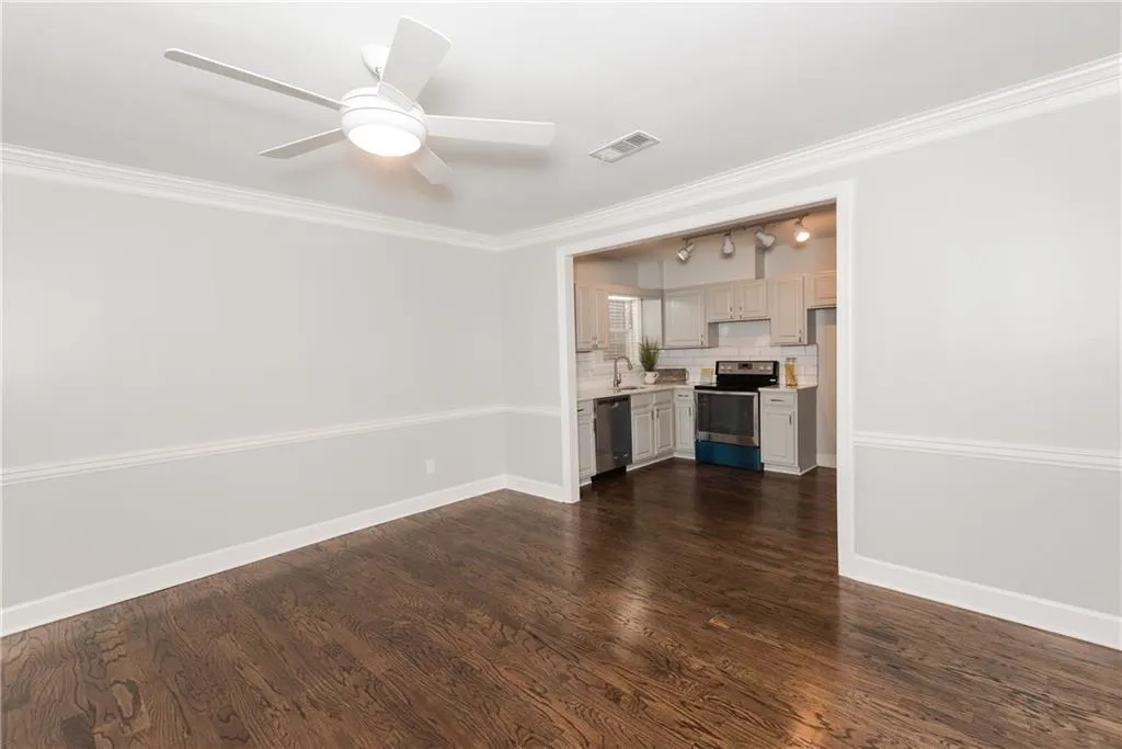 7500 Roswell Road Unit 77, Sandy Springs, Georgia 30350, 3 Bedrooms Bedrooms, ,2 BathroomsBathrooms,Residential,Sold,7500 Roswell Road Unit 77,5717466