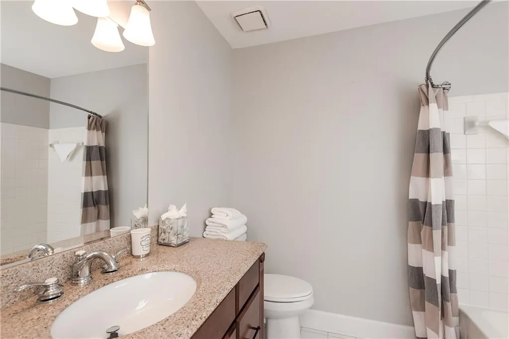 7500 Roswell Road Unit 77, Sandy Springs, Georgia 30350, 3 Bedrooms Bedrooms, ,2 BathroomsBathrooms,Residential,Sold,7500 Roswell Road Unit 77,5717466