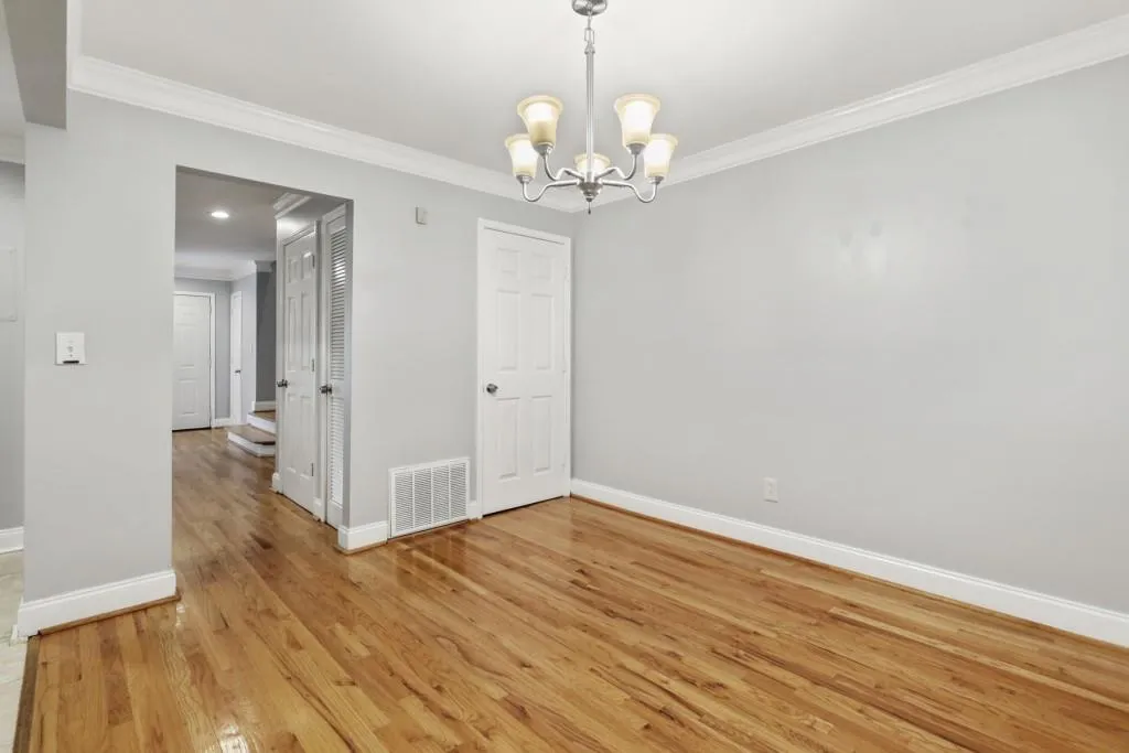 234 Peachtree Hollow Court, Sandy Springs, Georgia 30328, 3 Bedrooms Bedrooms, ,2 BathroomsBathrooms,Residential,Sold,234 Peachtree Hollow Court,6796335