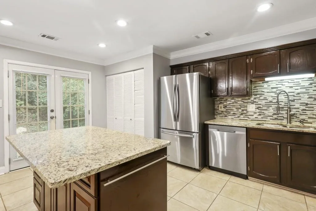 234 Peachtree Hollow Court, Sandy Springs, Georgia 30328, 3 Bedrooms Bedrooms, ,2 BathroomsBathrooms,Residential,Sold,234 Peachtree Hollow Court,6796335