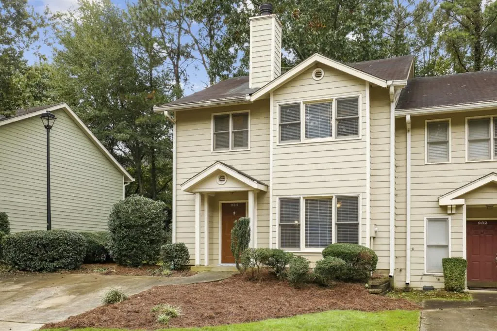 234 Peachtree Hollow Court, Sandy Springs, Georgia 30328, 3 Bedrooms Bedrooms, ,2 BathroomsBathrooms,Residential,Sold,234 Peachtree Hollow Court,6796335
