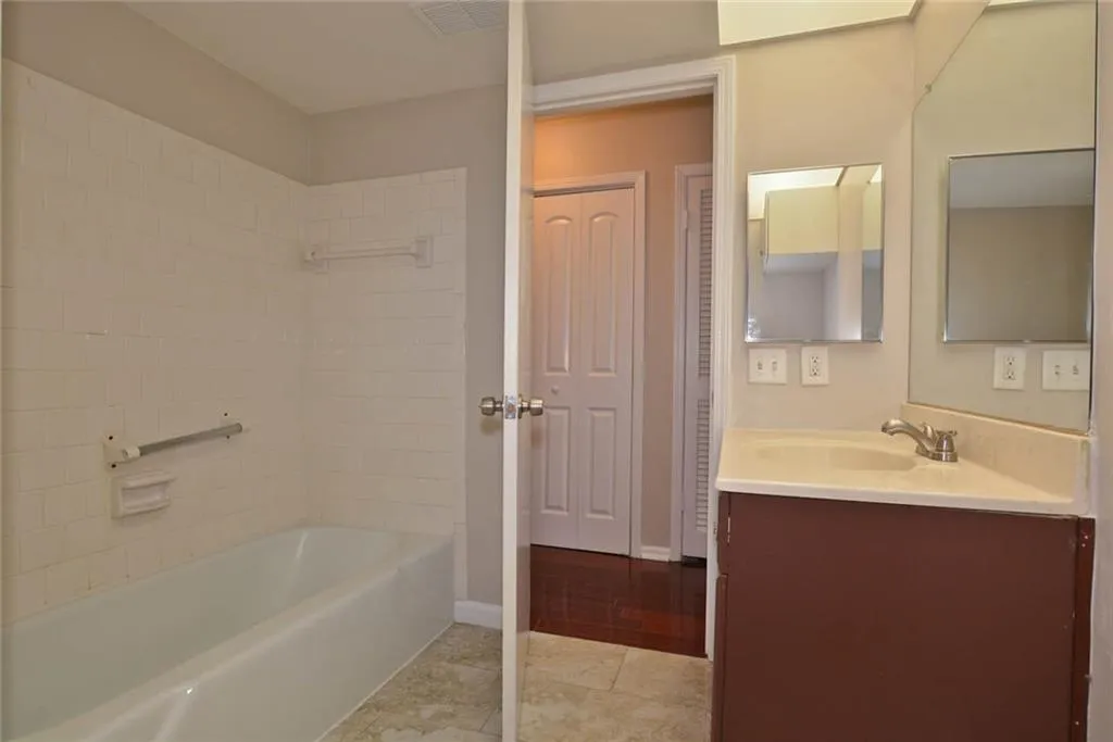 6851 Roswell Road Unit D31, Atlanta, Georgia 30328, 2 Bedrooms Bedrooms, ,2 BathroomsBathrooms,Residential,Sold,6851 Roswell Road Unit D31,6096260