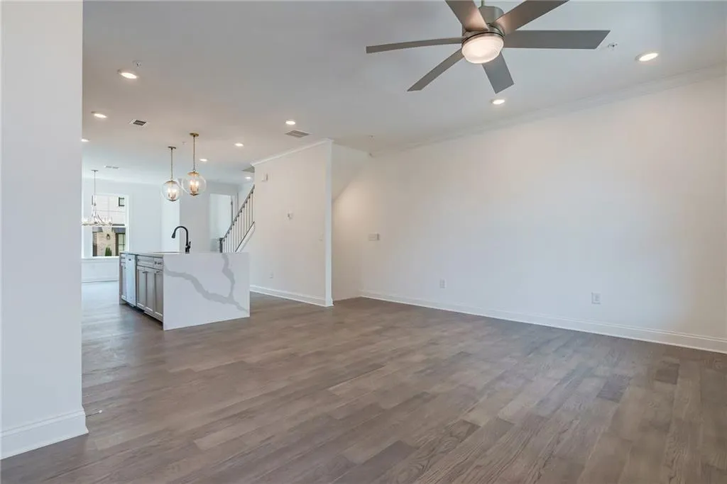 6539 Beacon Drive Unit 380, Sandy Springs, Georgia 30328, 3 Bedrooms Bedrooms, ,3 BathroomsBathrooms,Residential,Sold,6539 Beacon Drive Unit 380,7229218