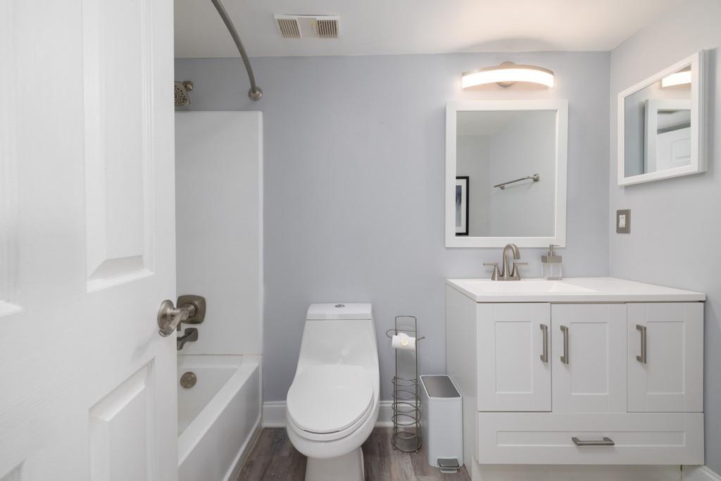 795 Hammond Drive Unit 706, Atlanta, Georgia 30328, 2 Bedrooms Bedrooms, ,1 BathroomBathrooms,Residential,Sold,795 Hammond Drive Unit 706,7321766