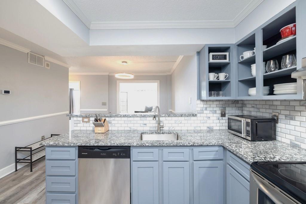 795 Hammond Drive Unit 706, Atlanta, Georgia 30328, 2 Bedrooms Bedrooms, ,1 BathroomBathrooms,Residential,Sold,795 Hammond Drive Unit 706,7321766