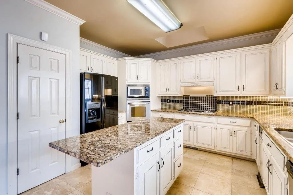 920 Manchester Place, Sandy Springs, Georgia 30328, 5 Bedrooms Bedrooms, ,4 BathroomsBathrooms,Residential,Sold,920 Manchester Place,6515777