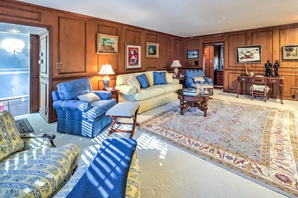 250 Glen Lake Drive, Atlanta, Georgia 30327, 5 Bedrooms Bedrooms, ,4 BathroomsBathrooms,Residential,Sold,250 Glen Lake Drive,5965574