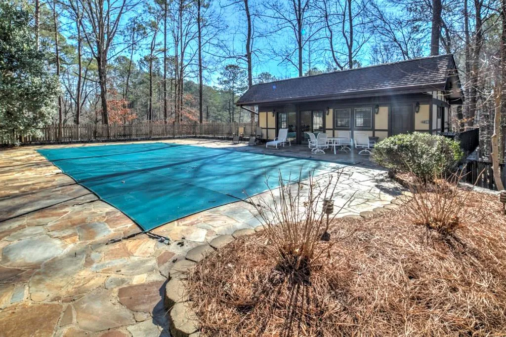 250 Glen Lake Drive, Atlanta, Georgia 30327, 5 Bedrooms Bedrooms, ,4 BathroomsBathrooms,Residential,Sold,250 Glen Lake Drive,5965574