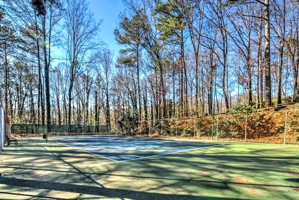 250 Glen Lake Drive, Atlanta, Georgia 30327, 5 Bedrooms Bedrooms, ,4 BathroomsBathrooms,Residential,Sold,250 Glen Lake Drive,5965574