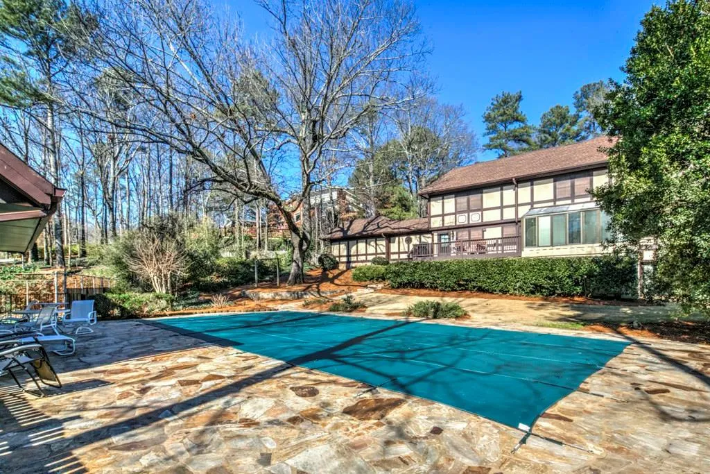 250 Glen Lake Drive, Atlanta, Georgia 30327, 5 Bedrooms Bedrooms, ,4 BathroomsBathrooms,Residential,Sold,250 Glen Lake Drive,5965574