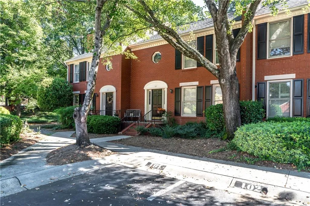 102 Defoors Mill Drive Nw, Atlanta, Georgia 30318, 2 Bedrooms Bedrooms, ,2 BathroomsBathrooms,Residential,For Sale,102 Defoors Mill Drive Nw,7672995