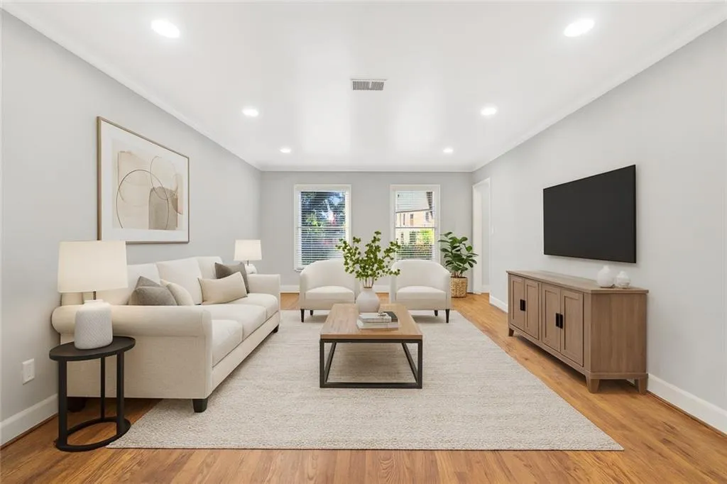 102 Defoors Mill Drive Nw, Atlanta, Georgia 30318, 2 Bedrooms Bedrooms, ,2 BathroomsBathrooms,Residential,For Sale,102 Defoors Mill Drive Nw,7672995