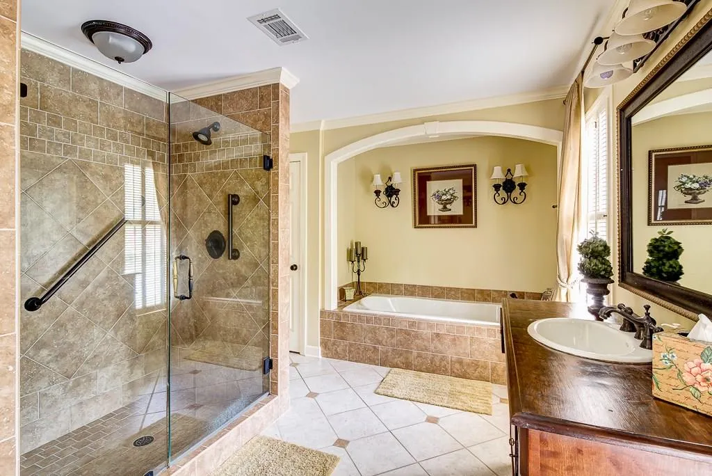 210 Grapevine Run, Sandy Springs, Georgia 30350, 6 Bedrooms Bedrooms, ,5 BathroomsBathrooms,Residential,Sold,210 Grapevine Run,5677284