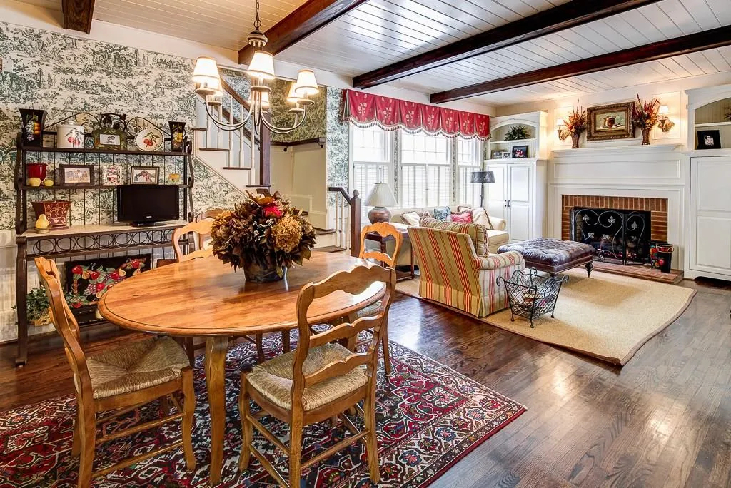 210 Grapevine Run, Sandy Springs, Georgia 30350, 6 Bedrooms Bedrooms, ,5 BathroomsBathrooms,Residential,Sold,210 Grapevine Run,5677284