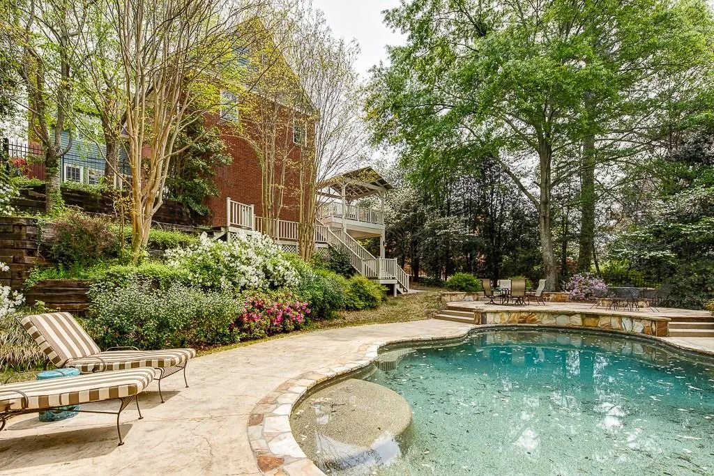 210 Grapevine Run, Sandy Springs, Georgia 30350, 6 Bedrooms Bedrooms, ,5 BathroomsBathrooms,Residential,Sold,210 Grapevine Run,5677284