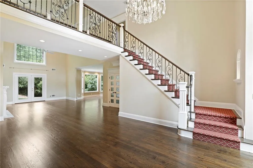 230 Grogans Lake Point, Sandy Springs, Georgia 30350, 5 Bedrooms Bedrooms, ,4 BathroomsBathrooms,Residential,Sold,230 Grogans Lake Point,6887345