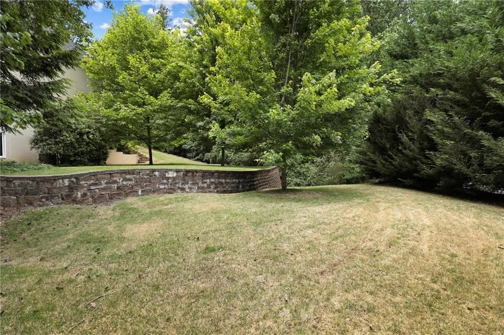 230 Grogans Lake Point, Sandy Springs, Georgia 30350, 5 Bedrooms Bedrooms, ,4 BathroomsBathrooms,Residential,Sold,230 Grogans Lake Point,6887345