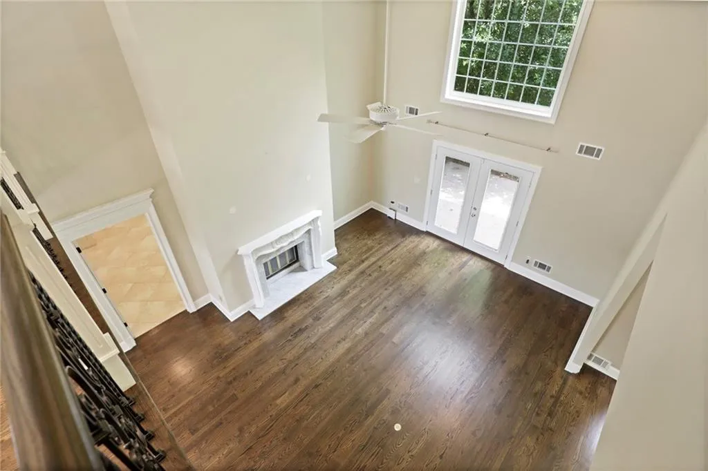 230 Grogans Lake Point, Sandy Springs, Georgia 30350, 5 Bedrooms Bedrooms, ,4 BathroomsBathrooms,Residential,Sold,230 Grogans Lake Point,6887345