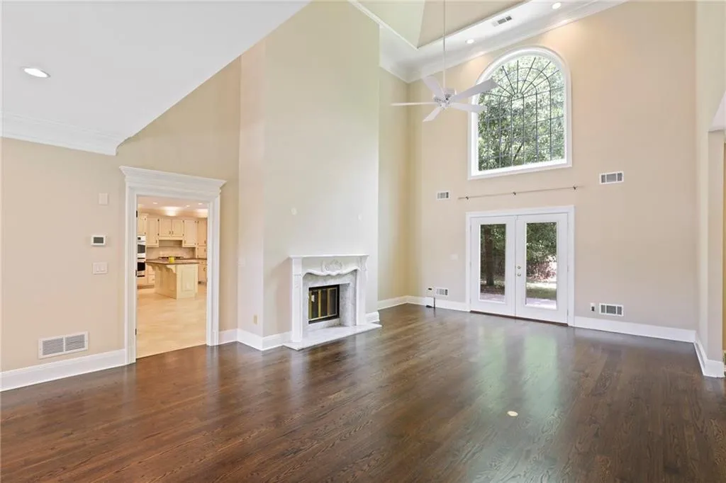 230 Grogans Lake Point, Sandy Springs, Georgia 30350, 5 Bedrooms Bedrooms, ,4 BathroomsBathrooms,Residential,Sold,230 Grogans Lake Point,6887345
