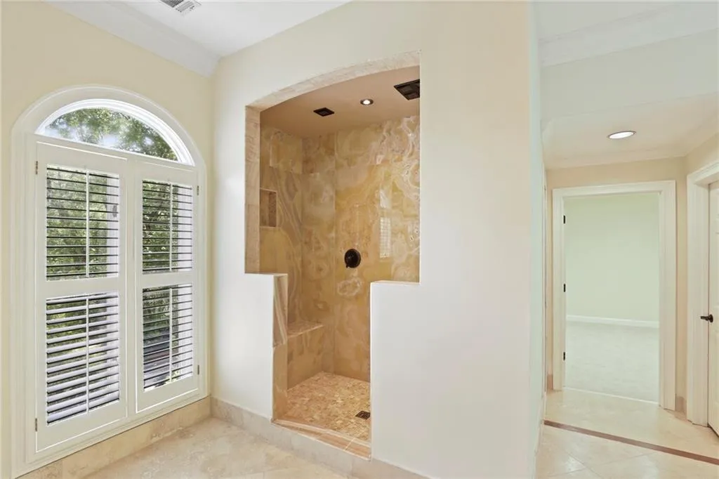 230 Grogans Lake Point, Sandy Springs, Georgia 30350, 5 Bedrooms Bedrooms, ,4 BathroomsBathrooms,Residential,Sold,230 Grogans Lake Point,6887345