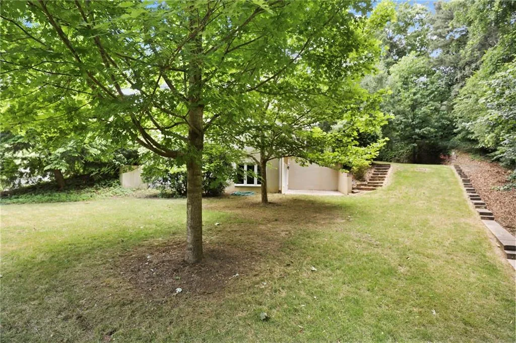 230 Grogans Lake Point, Sandy Springs, Georgia 30350, 5 Bedrooms Bedrooms, ,4 BathroomsBathrooms,Residential,Sold,230 Grogans Lake Point,6887345