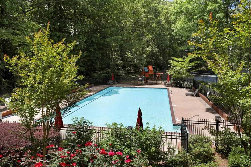 230 Grogans Lake Point, Sandy Springs, Georgia 30350, 5 Bedrooms Bedrooms, ,4 BathroomsBathrooms,Residential,Sold,230 Grogans Lake Point,6887345