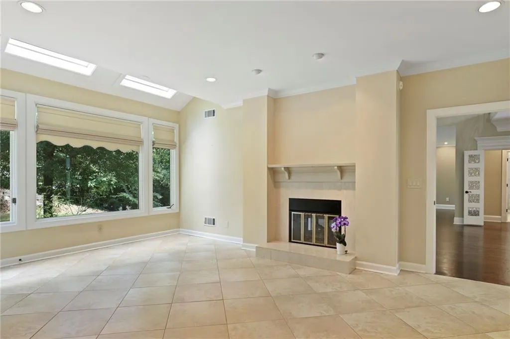 230 Grogans Lake Point, Sandy Springs, Georgia 30350, 5 Bedrooms Bedrooms, ,4 BathroomsBathrooms,Residential,Sold,230 Grogans Lake Point,6887345