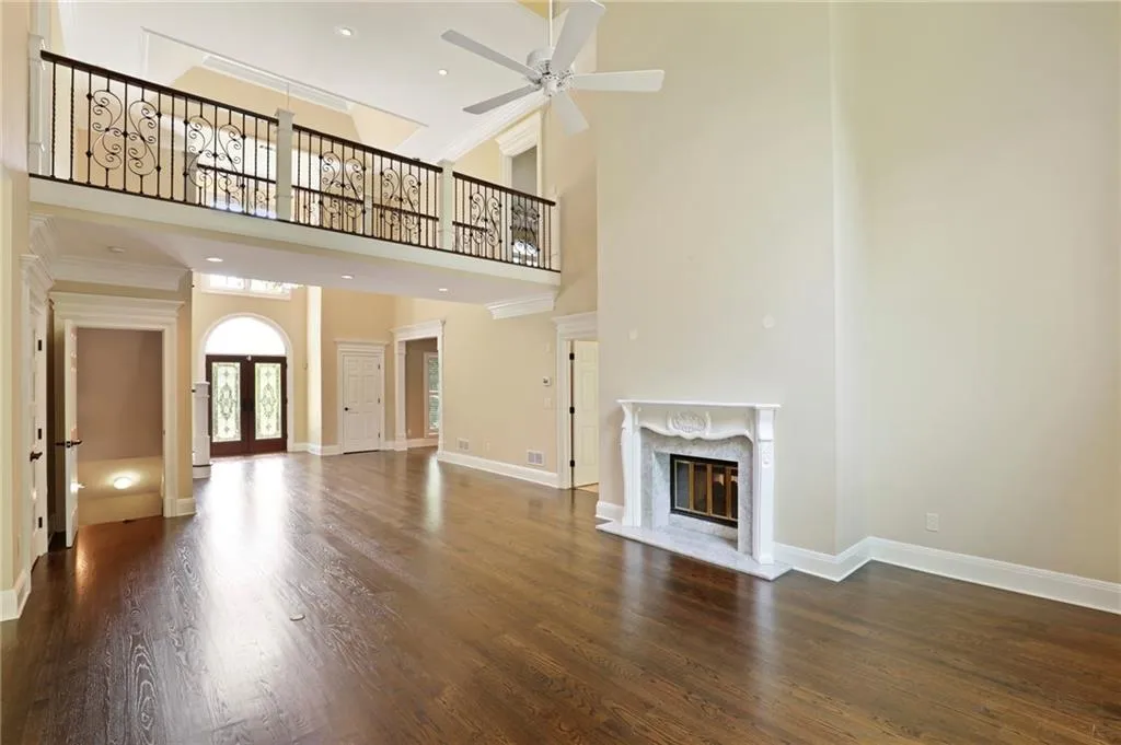 230 Grogans Lake Point, Sandy Springs, Georgia 30350, 5 Bedrooms Bedrooms, ,4 BathroomsBathrooms,Residential,Sold,230 Grogans Lake Point,6887345