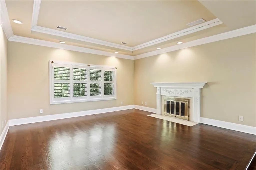 230 Grogans Lake Point, Sandy Springs, Georgia 30350, 5 Bedrooms Bedrooms, ,4 BathroomsBathrooms,Residential,Sold,230 Grogans Lake Point,6887345