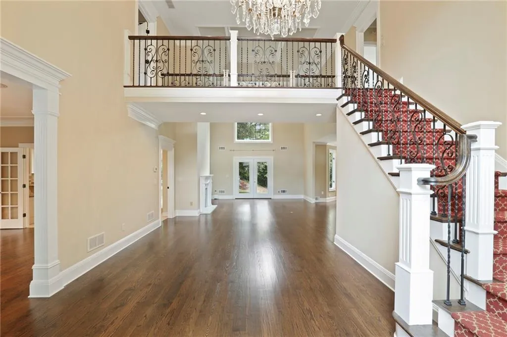 230 Grogans Lake Point, Sandy Springs, Georgia 30350, 5 Bedrooms Bedrooms, ,4 BathroomsBathrooms,Residential,Sold,230 Grogans Lake Point,6887345