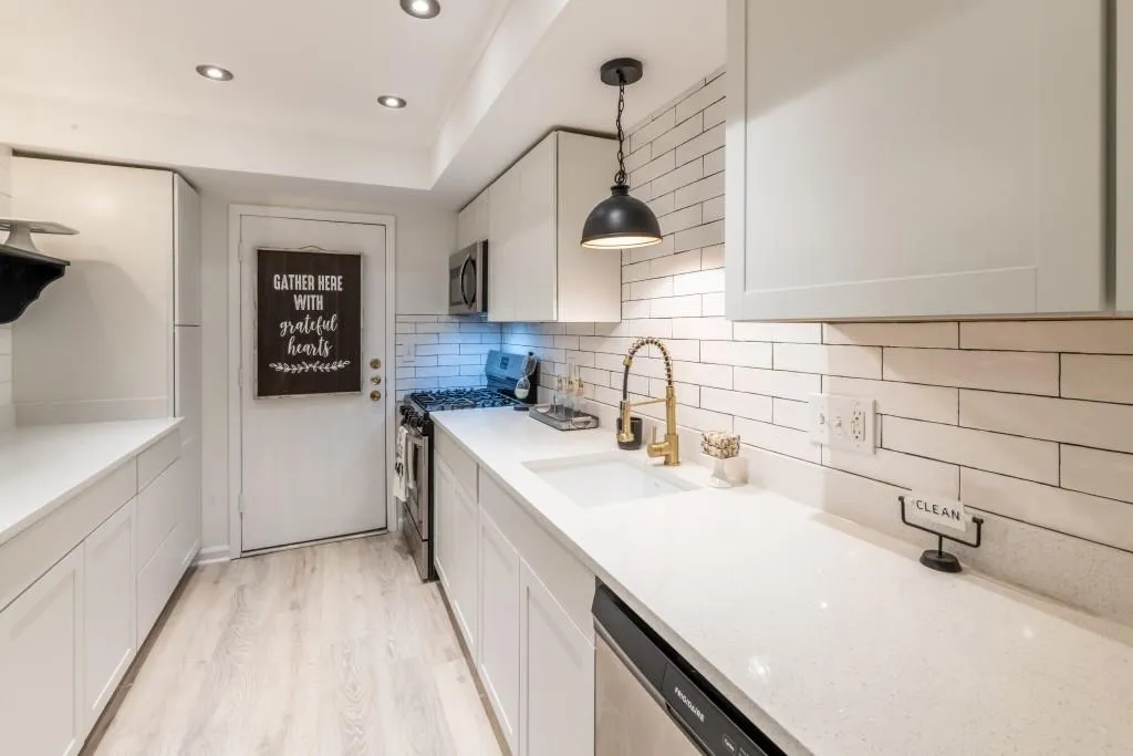 6851 Roswell Road Unit H-6, Atlanta, Georgia 30328, 2 Bedrooms Bedrooms, ,2 BathroomsBathrooms,Residential,Sold,6851 Roswell Road Unit H-6,7025391