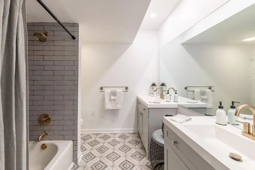 6851 Roswell Road Unit H-6, Atlanta, Georgia 30328, 2 Bedrooms Bedrooms, ,2 BathroomsBathrooms,Residential,Sold,6851 Roswell Road Unit H-6,7025391