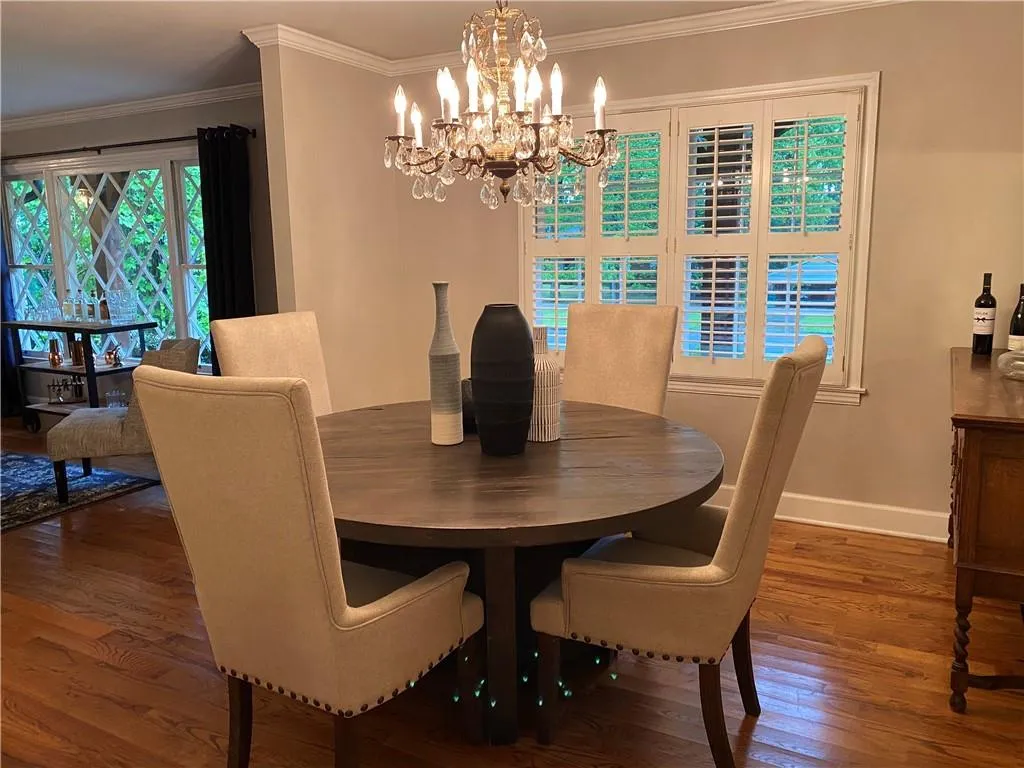 835 Starlight Circle Ne, Sandy Springs, Georgia 30342, 5 Bedrooms Bedrooms, ,4 BathroomsBathrooms,Residential,Sold,835 Starlight Circle Ne,6703189