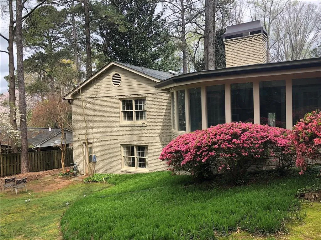 835 Starlight Circle Ne, Sandy Springs, Georgia 30342, 5 Bedrooms Bedrooms, ,4 BathroomsBathrooms,Residential,Sold,835 Starlight Circle Ne,6703189