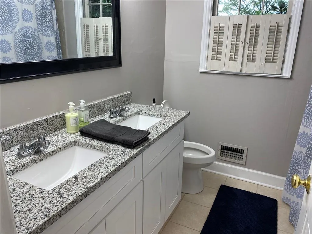 835 Starlight Circle Ne, Sandy Springs, Georgia 30342, 5 Bedrooms Bedrooms, ,4 BathroomsBathrooms,Residential,Sold,835 Starlight Circle Ne,6703189