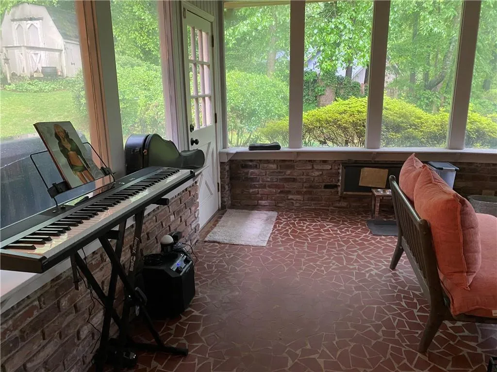 835 Starlight Circle Ne, Sandy Springs, Georgia 30342, 5 Bedrooms Bedrooms, ,4 BathroomsBathrooms,Residential,Sold,835 Starlight Circle Ne,6703189