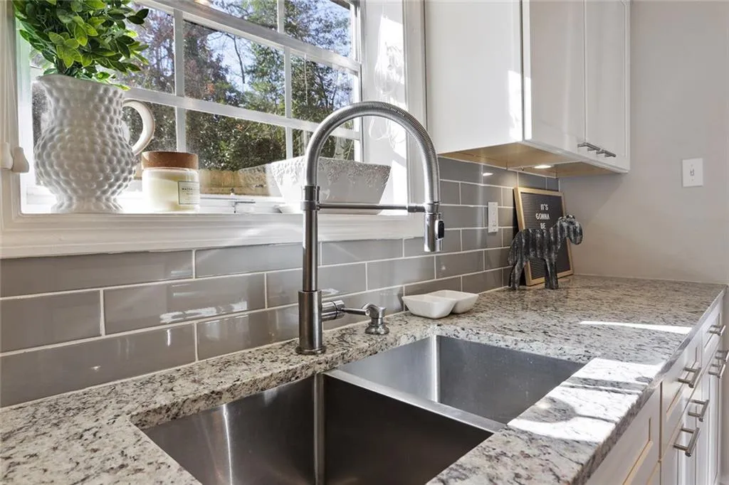 6306 Park Avenue, Atlanta, Georgia 30342, 2 Bedrooms Bedrooms, ,1 BathroomBathrooms,Residential,Sold,6306 Park Avenue,6664257
