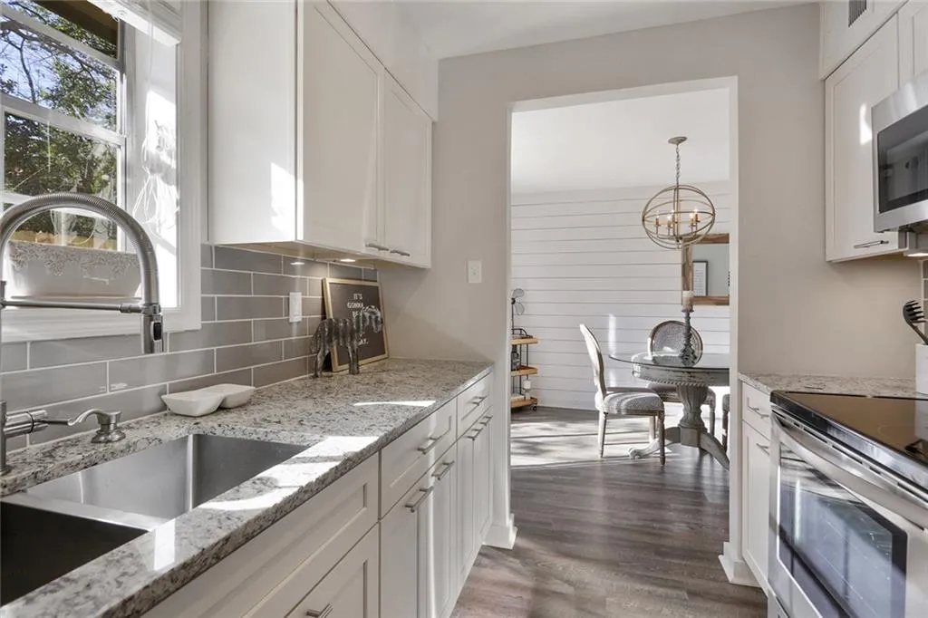 6306 Park Avenue, Atlanta, Georgia 30342, 2 Bedrooms Bedrooms, ,1 BathroomBathrooms,Residential,Sold,6306 Park Avenue,6664257