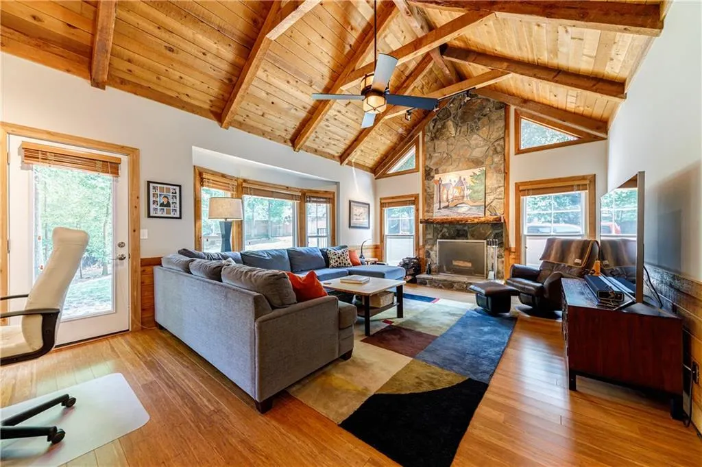 515 Hounds Ridge, Atlanta, Georgia 30328, 4 Bedrooms Bedrooms, ,3 BathroomsBathrooms,Residential,Sold,515 Hounds Ridge,6896932