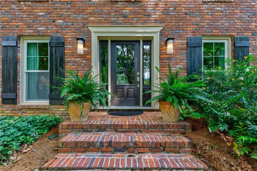 515 Hounds Ridge, Atlanta, Georgia 30328, 4 Bedrooms Bedrooms, ,3 BathroomsBathrooms,Residential,Sold,515 Hounds Ridge,6896932