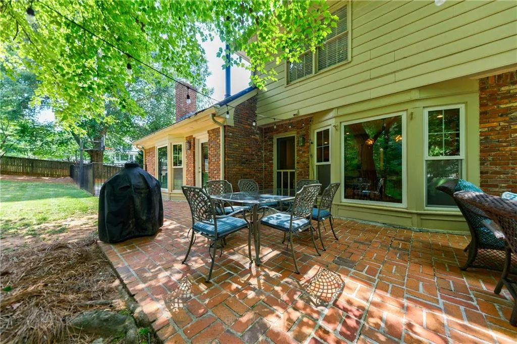 515 Hounds Ridge, Atlanta, Georgia 30328, 4 Bedrooms Bedrooms, ,3 BathroomsBathrooms,Residential,Sold,515 Hounds Ridge,6896932