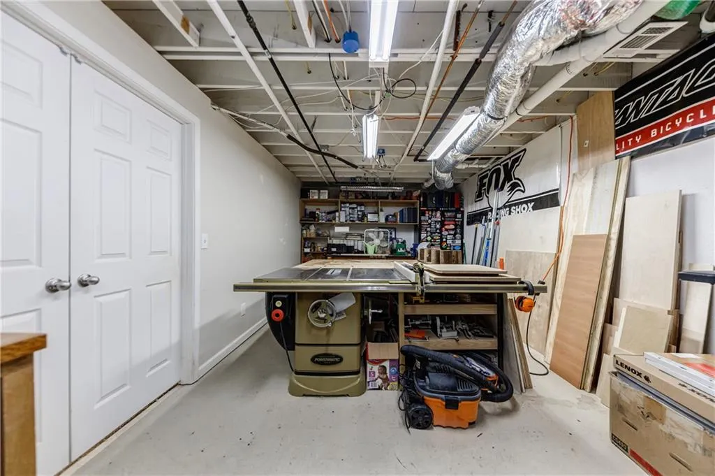 515 Hounds Ridge, Atlanta, Georgia 30328, 4 Bedrooms Bedrooms, ,3 BathroomsBathrooms,Residential,Sold,515 Hounds Ridge,6896932