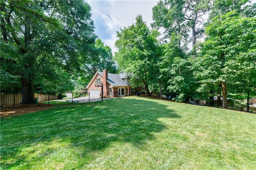 515 Hounds Ridge, Atlanta, Georgia 30328, 4 Bedrooms Bedrooms, ,3 BathroomsBathrooms,Residential,Sold,515 Hounds Ridge,6896932